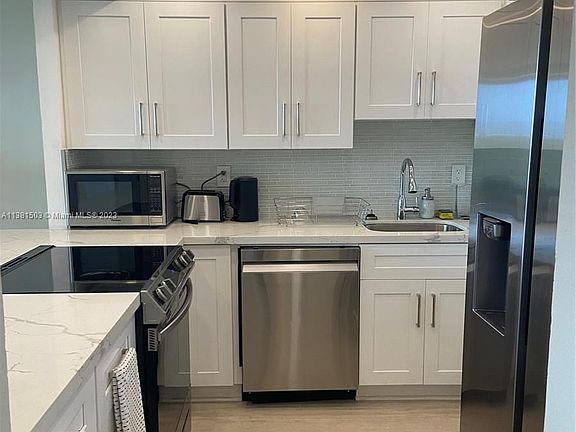 4th image of 780 NE 69th St APT 706