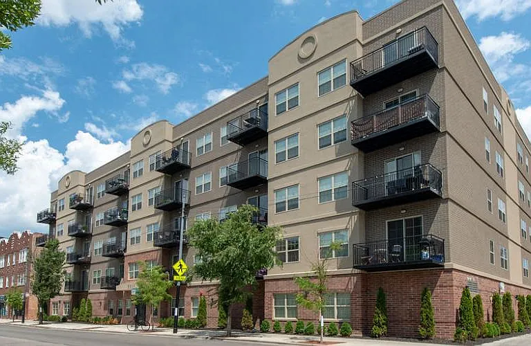 HIGHPOINT Albany Park on Kedzie — Photo 1