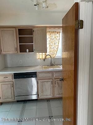 3rd image of 19 Saccheri Ct