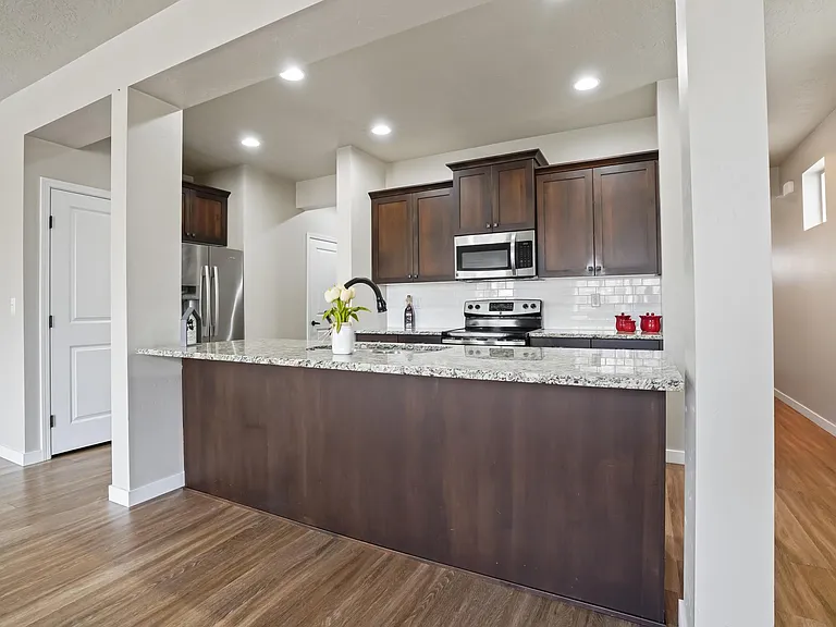 2810 E Clarene Dr — Photo 5