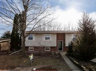 6967 Longmeadow Ln, Hillside, IL 60133
