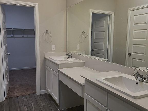 5th image of 2439 Rocky Mountain Dr