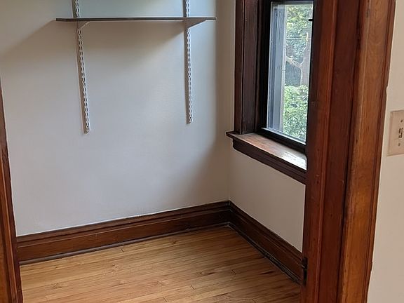 5th image of 2435 W Thomas St #3F