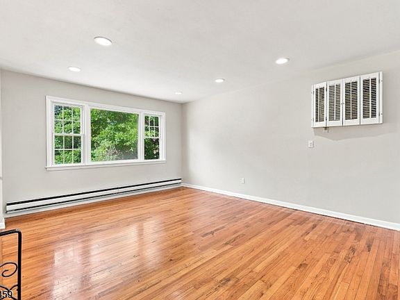 4th image of 105 Leland Trl