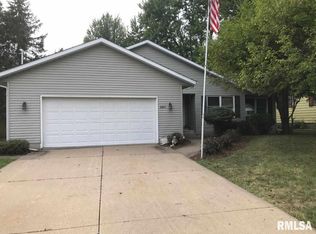 2817 53rd St, Moline, IL 61265