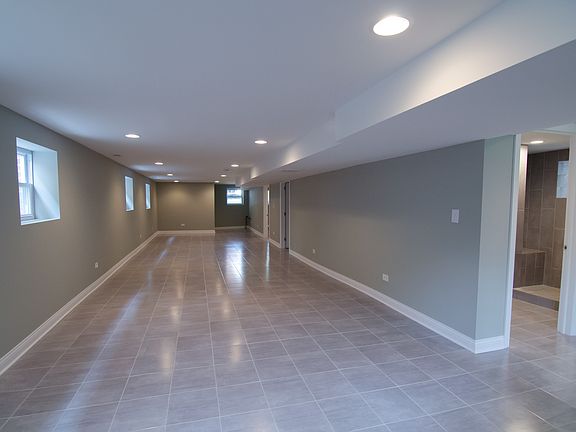 4th image of 1529 S 58th Ct
