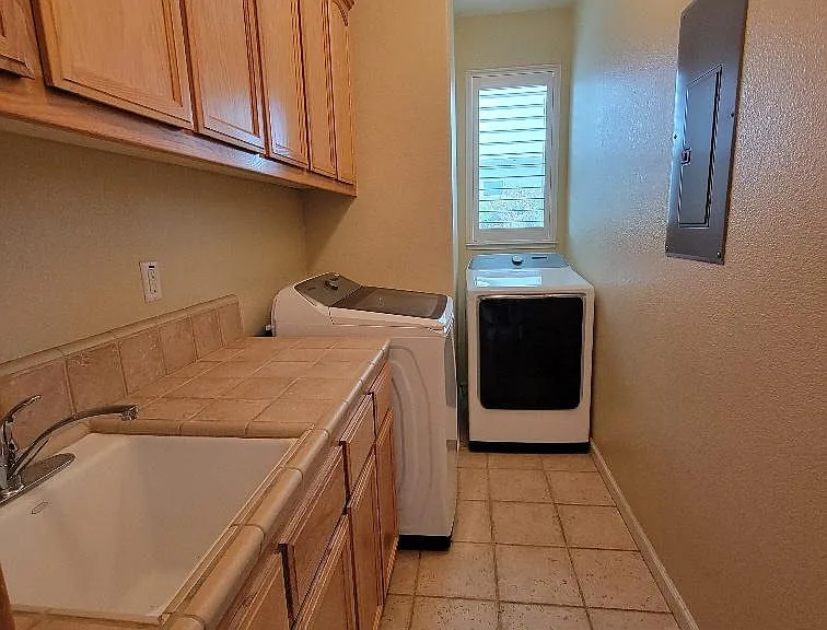 1663 Eucalyptus Ct — Photo 8
