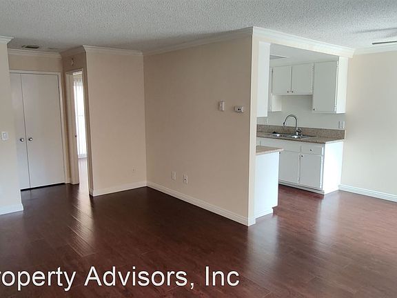3rd image of 2032 Cypress Ave APT 16