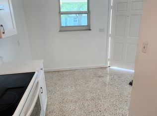 4555 SW 32nd Ave APT 4, Fort Lauderdale, FL 33312