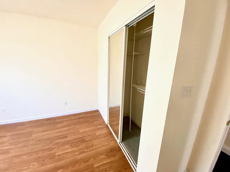 633 Oakbrook Ave — Photo 8