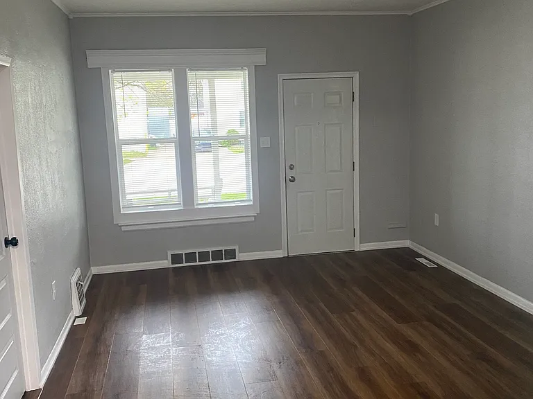 147 Grand Ave #1 — Photo 6