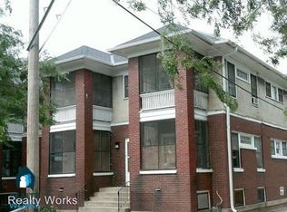 829 S 13th St APT 2, Lincoln, NE 68508