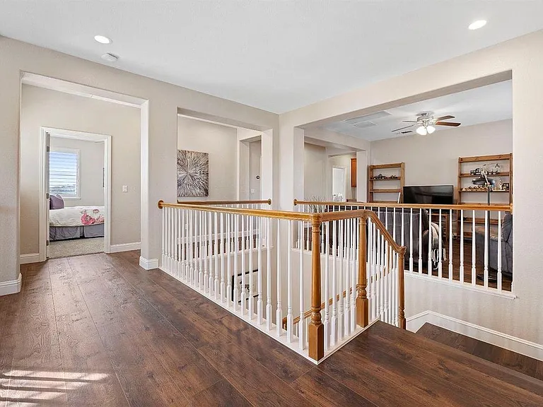 4930 Village Green Dr — Photo 26