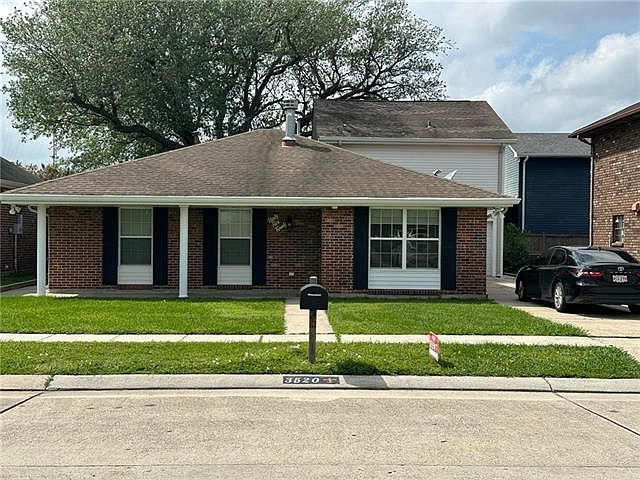 1st image of 3520 Plaza Dr