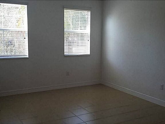 3rd image of 865 SW 147th Ave