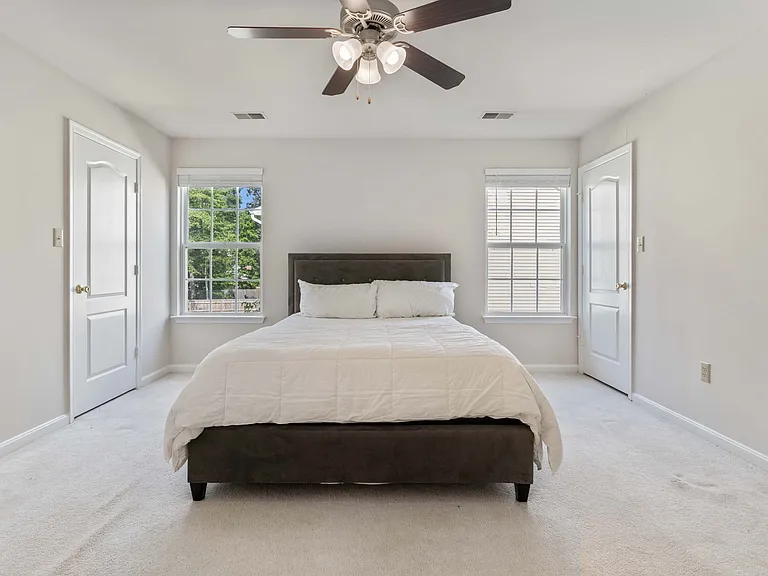 2427 Grantham Ct — Photo 33
