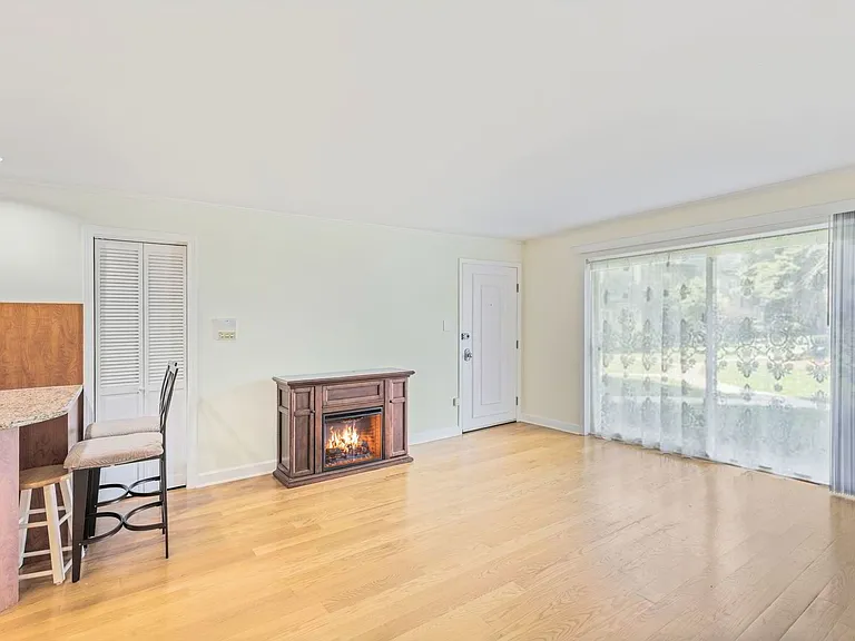 9411 Bay Colony Dr #1N — Photo 2