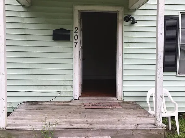 207 N 23rd St, Nederland, TX 77627