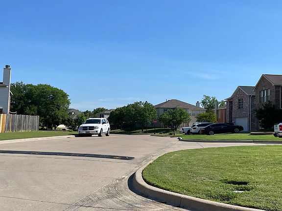 4th image of 416 Sunset Oaks Dr