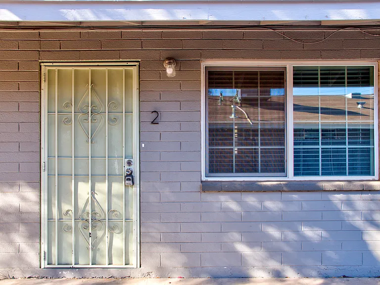 933-945 S Farmer Ave — Photo 15