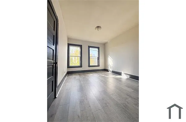 Building Photo - 24 Blossom St #B