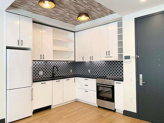 4th image of 889 Bushwick Ave #325