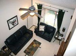 14 Evergreen Sq, Savoy, IL