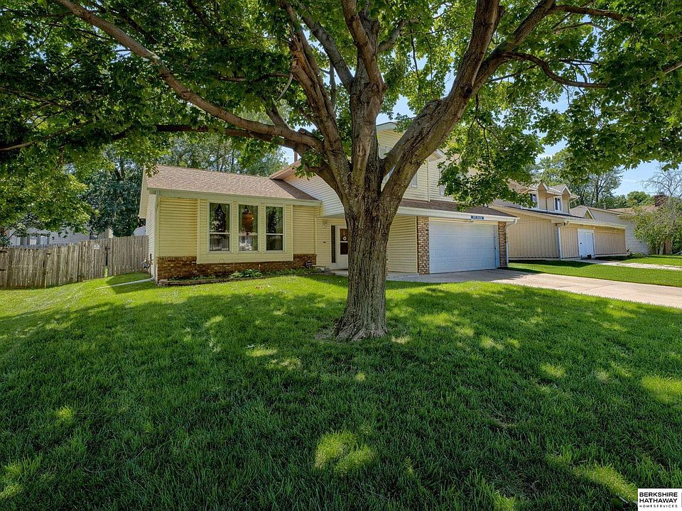 1st image of 3729 Falcon Dr