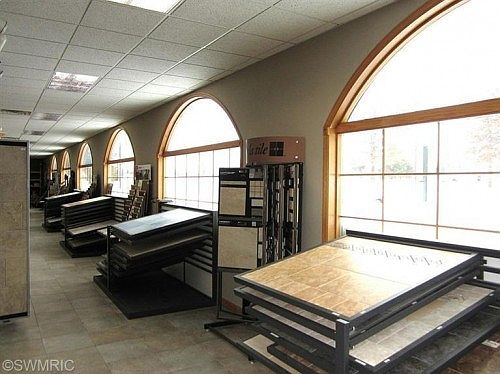4th image of 165 Veterans Dr