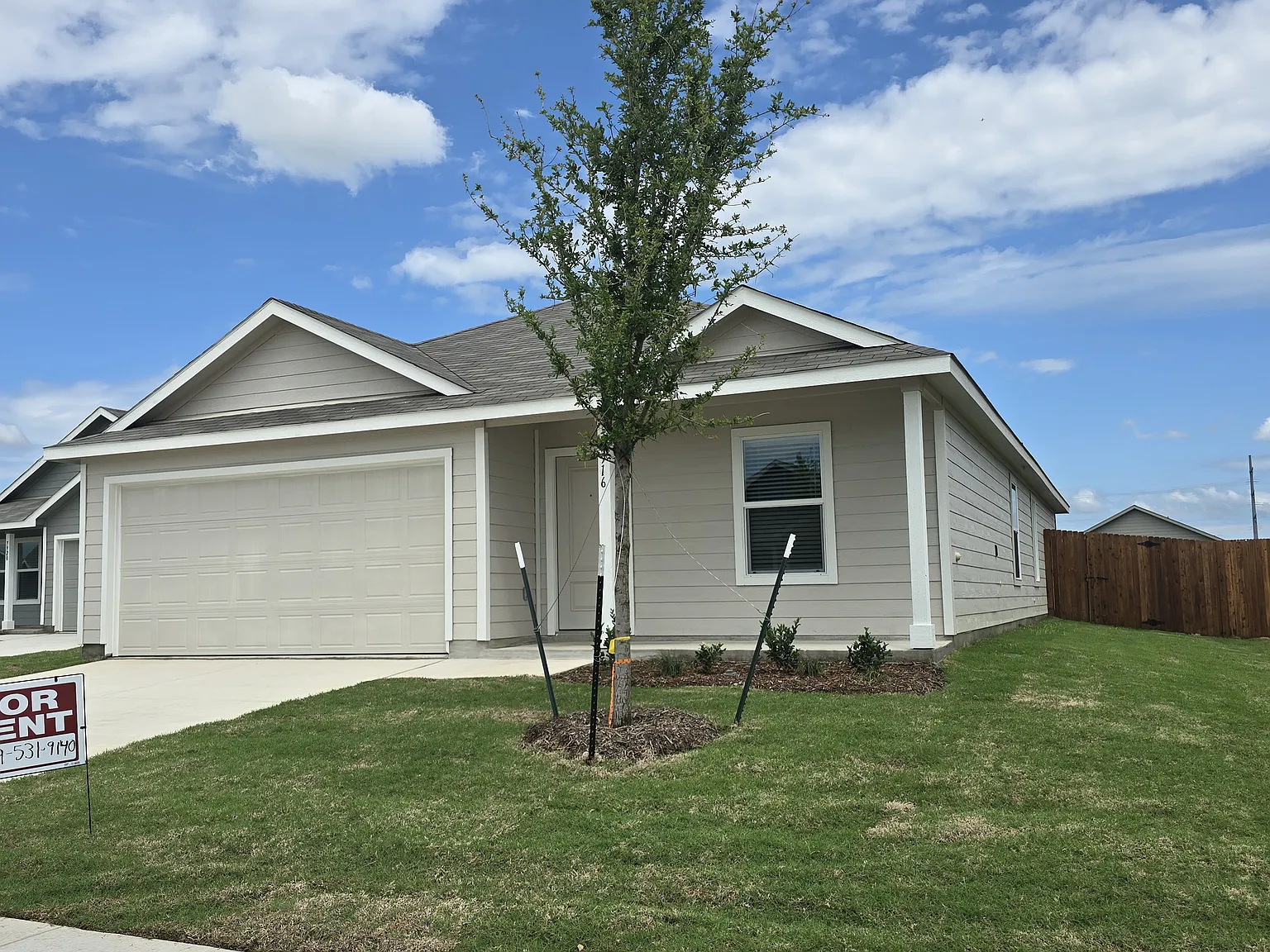 4 bed, 1667 sqft, $2,350 — Photo 2