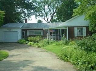 502 Westview Dr, Zanesville, OH 43701