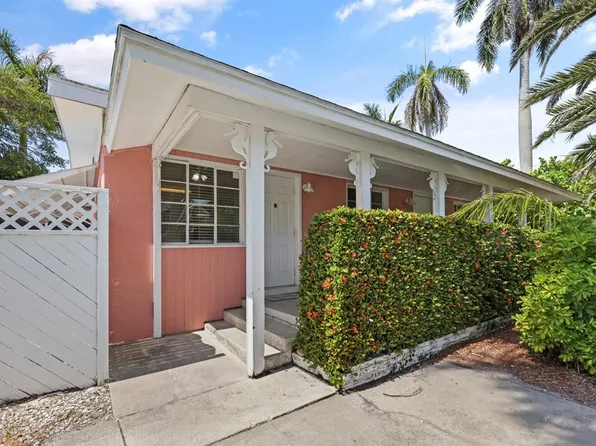 208 54th St, Bradenton Beach, FL 34217