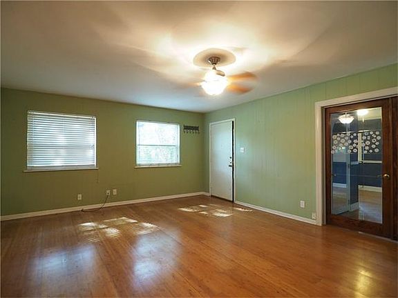 2nd image of 4701 Richmond Ave