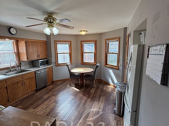 5th image of 1813 E Norwich Ave
