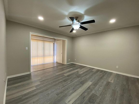 4th image of 540 N May St #1110
