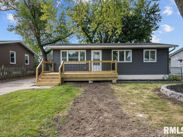 3203 W 67th St, Davenport, IA 52806