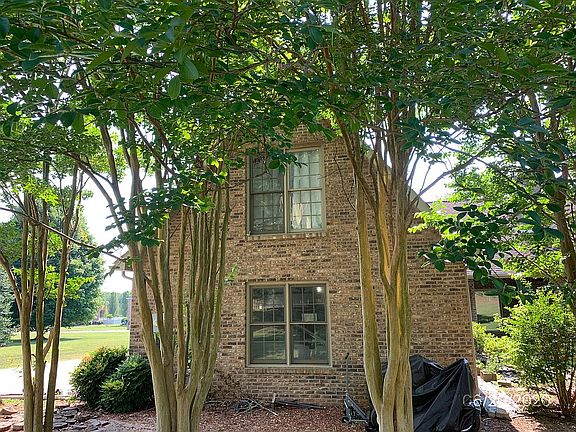 3rd image of 320 Franklin Heights Dr
