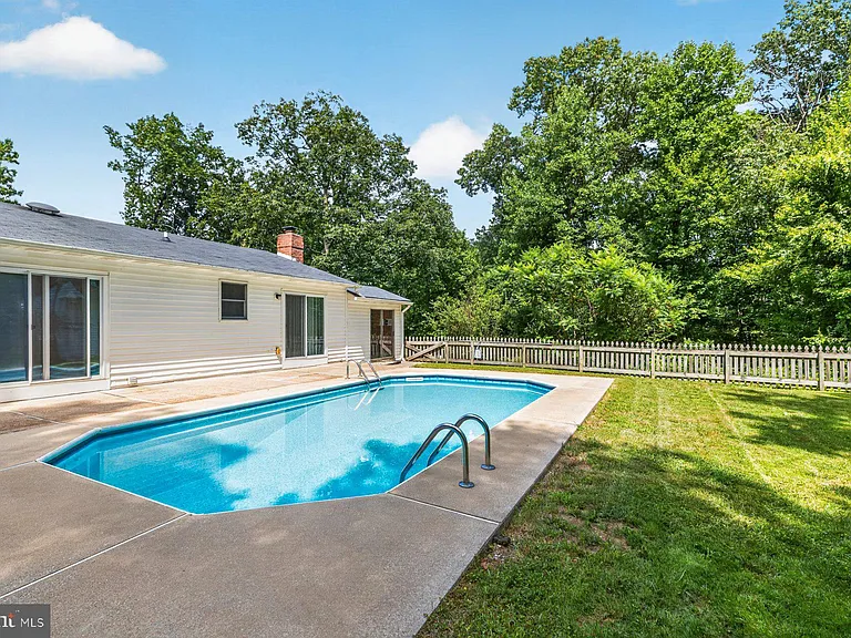 1527 Cold Bottom Rd — Photo 61