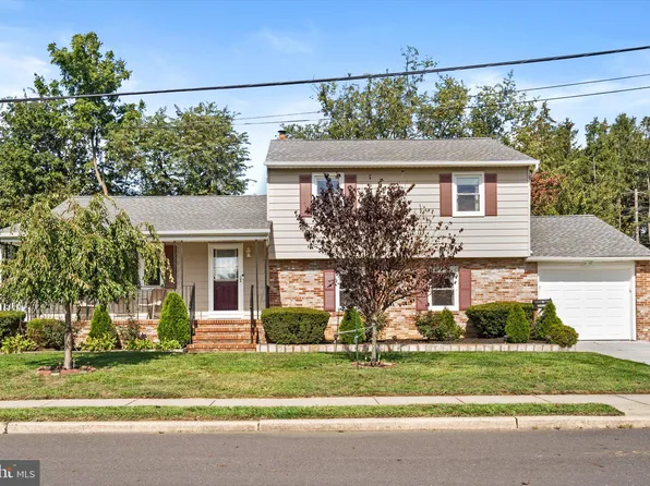 5 Ashford Dr, Hamilton, NJ 08610