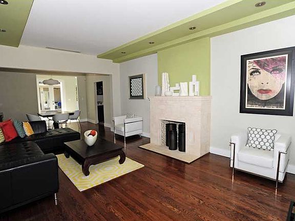 4th image of 2710 N Greenway Dr