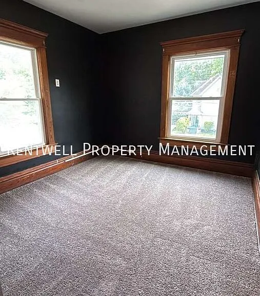 323 Boyles Ave — Photo 16