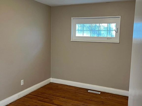 2nd image of 3461 Kentucky St