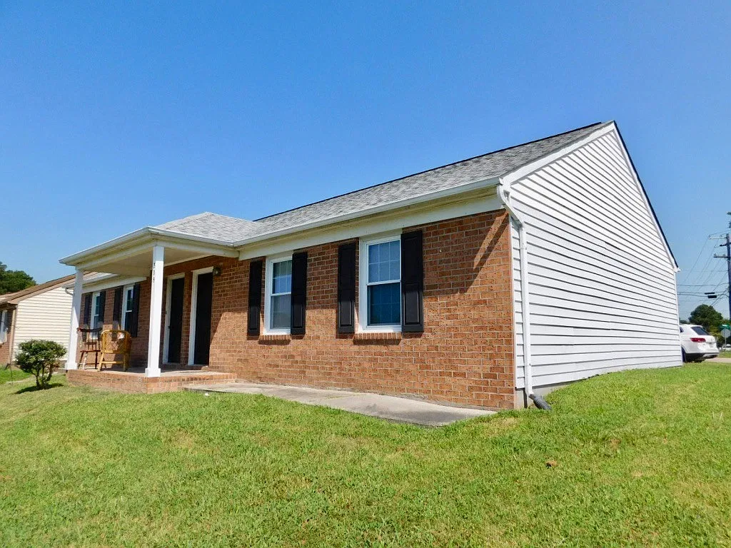 308 Kent Avenue, Colonial Heights — Photo 2