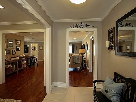 4th image of 5714 Burlinghall Dr