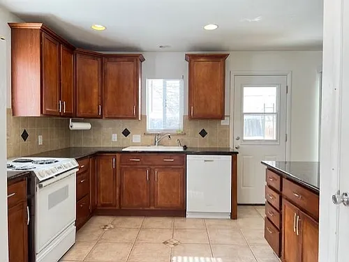 925 S Krameria St Photo 1