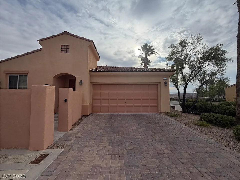 1274 Calcione Dr