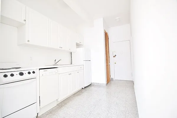 Rented by Mossanen Group | media 22