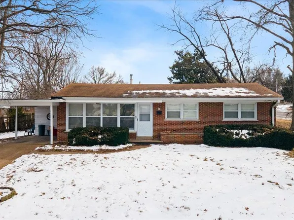 10 Saint Edward Ln, Florissant, MO 63033