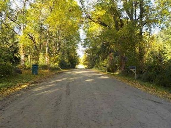 Exterior Neighborhood (street photo)