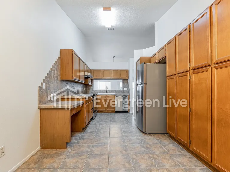 4301 W Blacksmith St — Photo 9